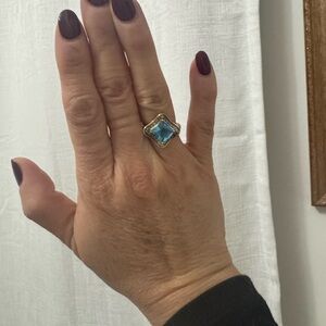 Elegant Blue and Gold Square Gemstone Ring